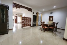 Rumah furnished di Pondok Indah Jakarta Selatan 