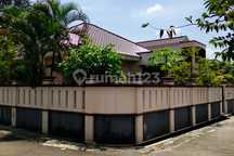 Rumah Dengan Tanah Luas Dekat Margonda Dan Ui Depok 