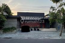 Villa Mewah Lokasi Sangat Strategis di Pusat Dewi Sri, Kuta