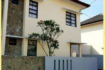 Rumah Bagus Full Furnish Letak Strategis Siap Huni