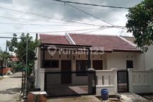Rumah Hook 11 Menit ke Gerbang Toll Narogong LT 108 Siap Huni J39089