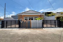 Rumah Baru Sultan Megah Mewah Posisi Hook di Citra Indah City