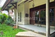 Rumah Lama Hitung Tanah Di Dalam Komplek Di Lebak Bulus