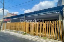 Rumah Klasik 1 Lantai Baru Renov di Pulau-Pulau, Kota Malang