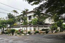  Rumah Mewah di Jantung Bukit Cinere Indah - Jalan Utama Komplek