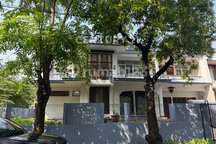 Rumah Hoek Suasana Asri dan Nyaman di Pusat Bintaro