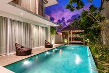 Dijual Villa 2 Lantai View Laut Di Seminyak