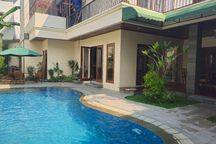 "oasis Mewah Di Jantung Pejaten – Rumah 2 Lantai Dengan Kolam Renang & Interior Premium, Siap Huni!"