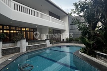 Rumah Bagus Area Strategis Pondok Indah Siap Huni Semi Furnished 