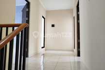 Disewakan Rumah 2 Lantai Cluster Taman Sari Harapan Indah