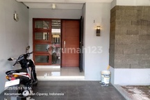 Rumah Dijual di Taman Holis Indah 2.Dekat Pintu Tol dan Supermarket Yogya.dekat ke Pusat Kota