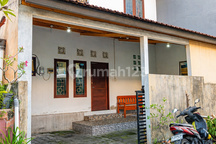 Rumah, 2 Lantai, SHM, di Canggu,