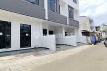 Di Jual Rumah Ready 3lt Siap Huni Strategis Kemayoran