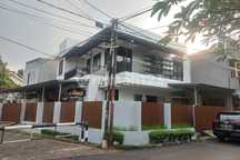 Disewakan Rumah Murah dan Luas di Bintaro 2 Lantai 5 KM 4Kt