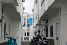 Rumah 2 Lantai SHM Dekat Fasilitas Kesehatan bisa Cicilan Bertahap di Jakarta Pusat