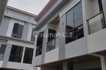 Rumah Murah Sawah Besar 2 Lt SHM Dekat Hotel Redtop