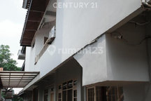 Rumah 3 Lantai di Area Komersil Cikini Menteng