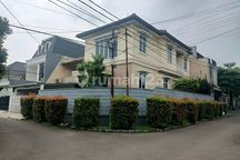 Rumah Luas Hook Dekat Pintu Toll Area Strategis Sektor 3 Bintaro