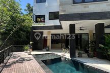 Rumah Villa 3Br Modern dengan View Laut Dekat Sanur.