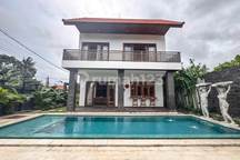 Villa 3Br Luxury Contemporary Modern di Canggu
