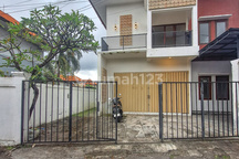 Rumah Ruko 4Kt di Jalan Utama Padangsambian