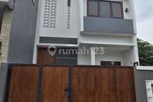 Disewakan.rumah 2 Lantai Minimalis Modern Denpasar Selatan