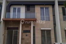 For rent Rumah 2 lantai Wisteria - Greenland Menganti
