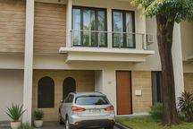 Rumah Fasilitas Swimming Pool Full Furnished Di Area Jagakarsa, Jakarta Selatan Rr075