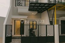 Rumah Mewah Selangkah ke GDC Area Sangat Strategis dan di Depok RR099