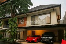 Rumah Artis Eksklusif Kolam Renang + Rooftop di Area Dekat Moh Kahfi 2 Jagakarsa