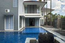 Disewakan Rumah Mewah Ada Kolam Renang Royal Residence