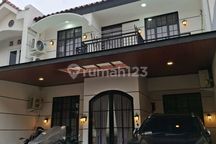 Jarang Ada! Dijual Cepat Rumah Renovasi American Classic Dalam Cluster Kelapa Gading