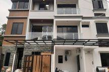 Rumah 2 Lantai Lokasi Strategis Cempaka Putih