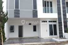 Rumah Modern 2 Lantai Dipisangan Baru Jakarta Timur