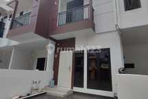 Rumah Mewah 2 Lantai, Jl. Cempaka Putih Blok L4 No.2, Cempaka Putih Timur, Cempaka Putih, Kota Jakarta Pusat, Dki Jakarta, Indonesia, 10510, Cempaka Putih