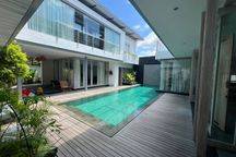 Villa Modern Desain Arsitek Belanda Dekat Pantai Batu Belig Seminyak