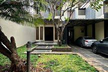 Turun harga rumah mewah.Nyaman.tenang.townhouse di kebayoran baru.bebas banjir.harga nego sampai dela