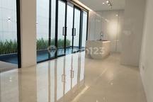Brand New House di Kemang , Jakarta Selatan