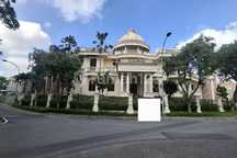 Dijual Rumah Mewah Raya Golf Citraland Surabaya