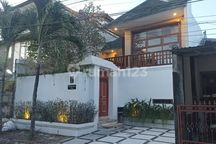 Dijual Villa dengan 3 Kamar Tidur, Villa Baru Jimbaran, Puri Gading, Bali.