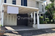 Dijual Rumah Mewah Full Furnished di Citraland Surabaya