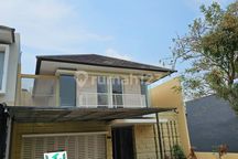 Dijual Rumah Mewah di Royal Residen Wiyung Surabaya Barat