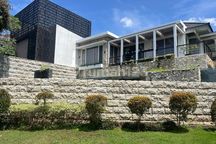 Dijual Rumah Mewah Lux Model Villa Taman Hunian Satelit 2 Sukomanunggal