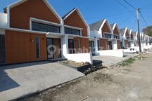 Rumah Dekat Stasiun Dan Pintu Tol Surat Shm Bebas Banjir 