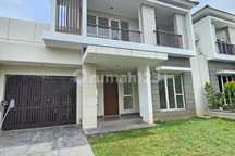 Disewakan Cepat Rumah Cantik di Cluster Giri Suvarna Sutera, Tangerang