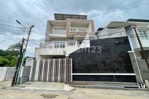Dijual Rumah 4 Lantai Jalan Dempo Dalam, Tengah Kota Palembang