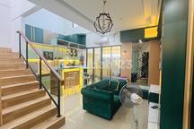 Rumah 3 Lantai Furnished di Perumahan Icon Batam Kota