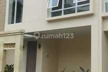 DISEWA VILLA DI NUSA DUA BALI MAINE RESIDENCE TAHUNAN / PRIVATE POOL