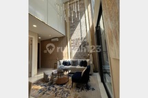 Rumah Prestisius di Area Jaktim dengan 3 Lantai dan 5 Kamar Tidur New Condition