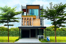 Dijual Rumah Kondisi Baru 3 Lantai Super Mewah Premium Area Strategis